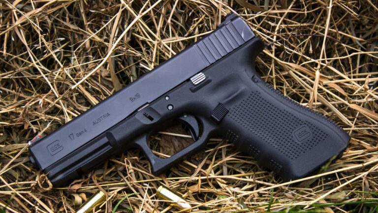 10 Guns That Hollywood Gets Completely Wrong