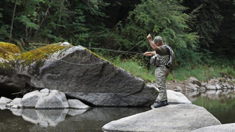 10 Fishing Habits That Make You Look Like a Rookie