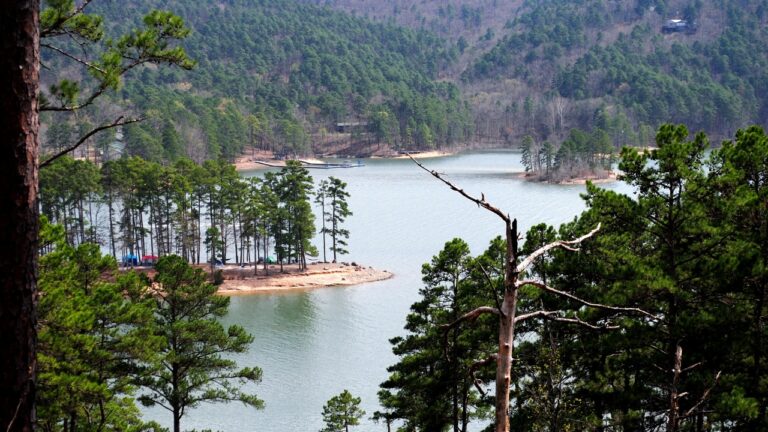 Scenic lakes that don’t require a long hike