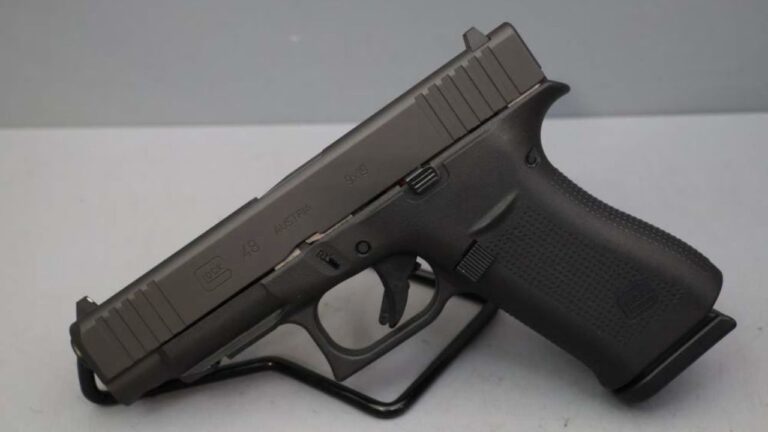 Retail Worker Says a Loaded Glock Was Left Unholstered in a Public Bathroom — Then the Kids’ Event Made the Mistake Feel Even Worse