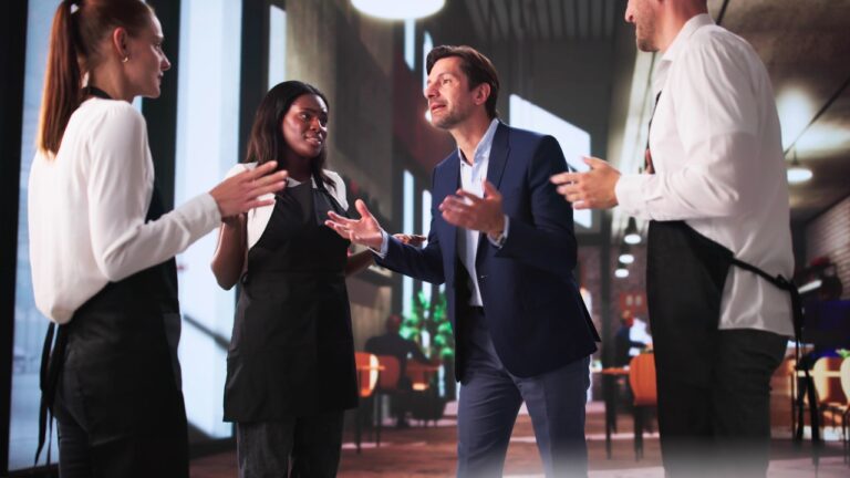 Gun carrier says getting “caught” printing in a restaurant turned into a weird public scene — and the snarky comments came as he was walking out