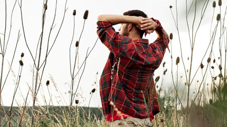 Hunter says the man who stole his stand never noticed the hidden camera — and the pictures led straight to a 16-year-old trespasser