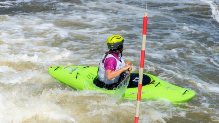 Kayaker Says a Boater Ran Too Close on Purpose — Then Laughed When the Wake Hit Him