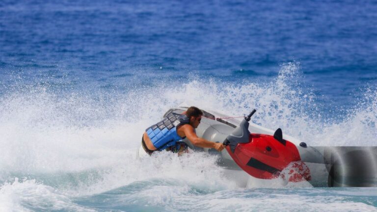 Jet Skier Cut Across a Bank Fisherman’s Line — Then Got Knocked Off and Left Bleeding