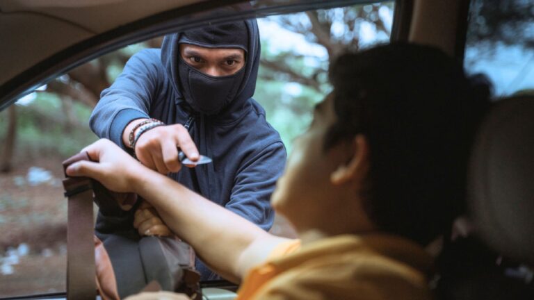 Driver says a man with a knife walked up to his Jeep in a bad neighborhood — and with no doors or windows on the vehicle, he realized he could be cut to pieces before he ever got moving