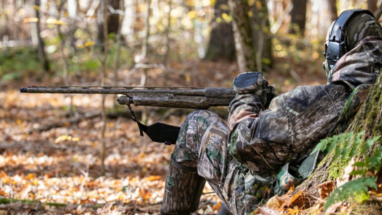 What you should do if you find another hunter sitting near your stand