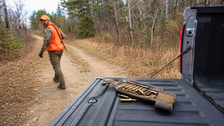 Hunter Left His Ammo Pouch on the Tailgate — Then Had to Walk a Mile Back and Pretend Nothing Happened