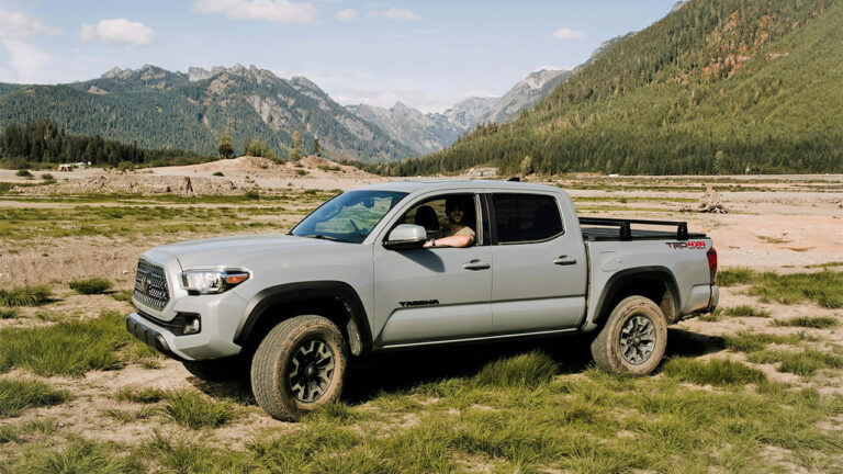 Hunter Parks at the Only Legal Access Point — Then a Neighbor Starts Leaving Anti-Hunting Notes on His Truck