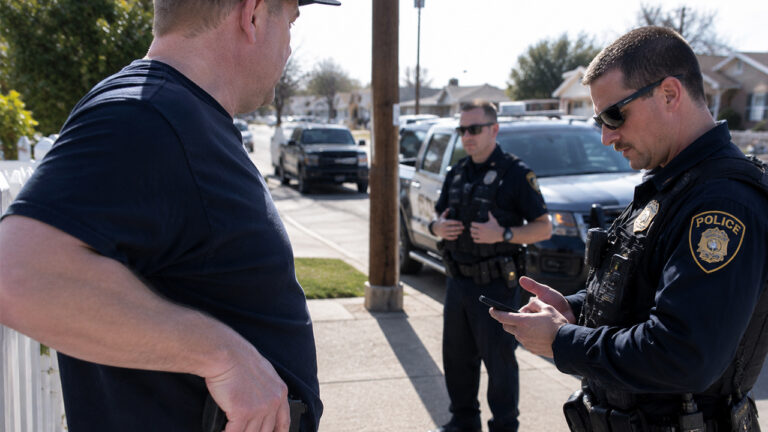 Man Legally Builds a Ghost Gun and Carries It Openly — Then Police Detain Him for 30 Minutes Before Admitting He Has Broken No Laws