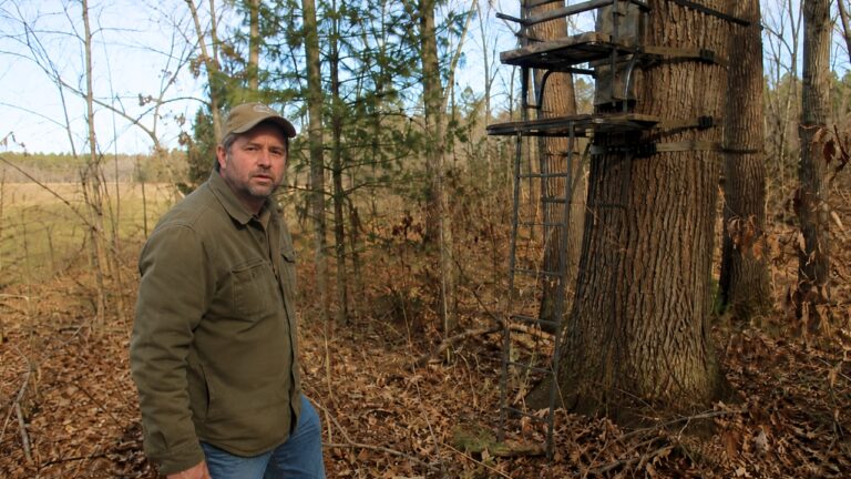 Landowner Finds Someone Else’s Deer Stand on His Property — Then Commenters Say the Game Warden Is the Right Call