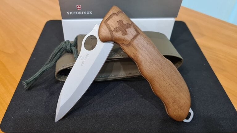 The Hunting Knives That Are Almost Impossible to Wear Out No Matter What You Put Them Through